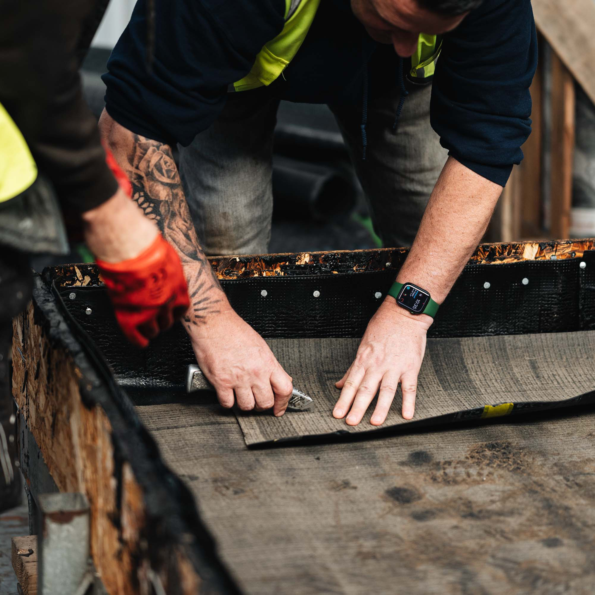 Start your career into roofing and construction